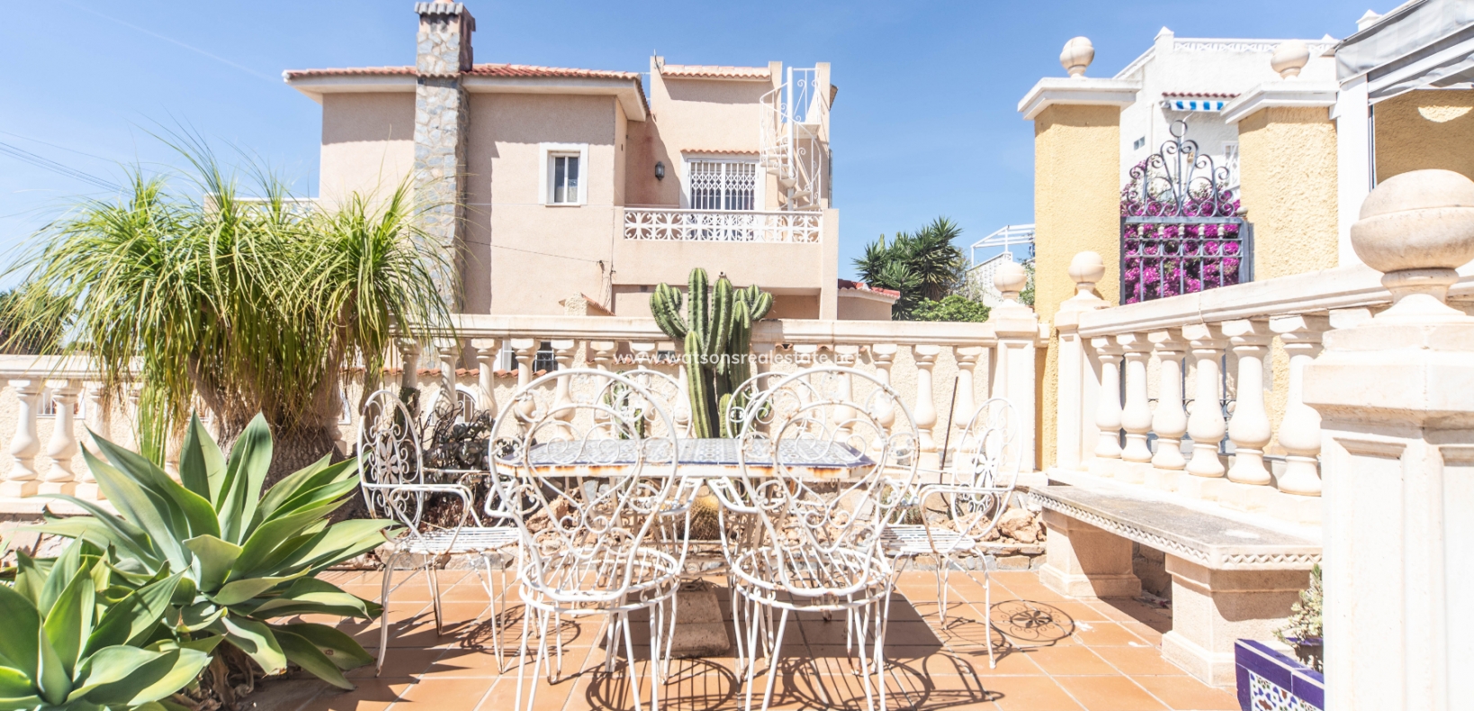 Resale - Detached - Urb. La Marina