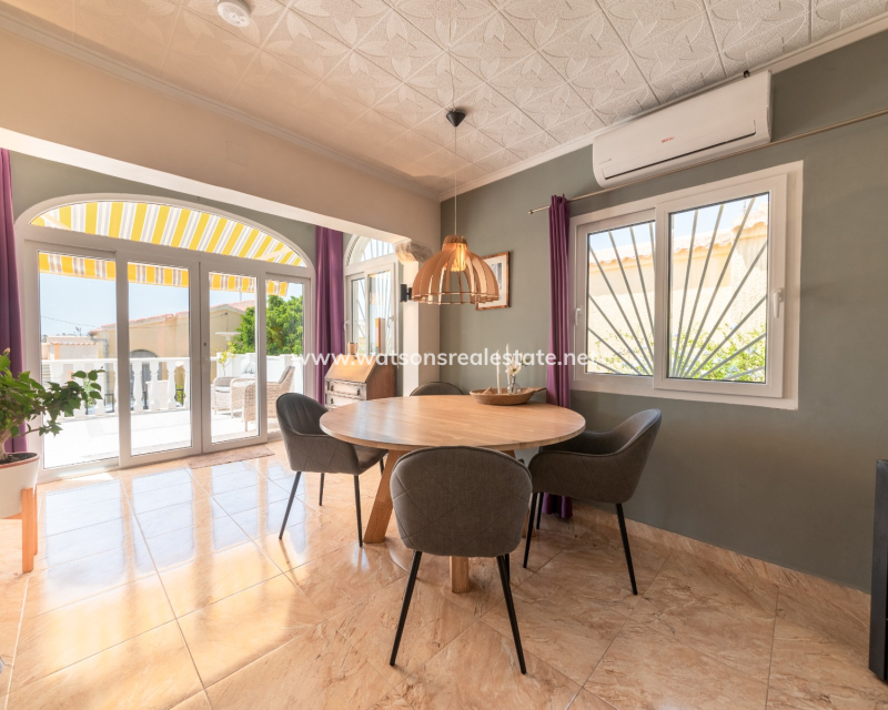 Resale - Detached - Urb. La Marina