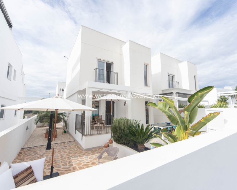 Resale - Detached - Urb. La Marina