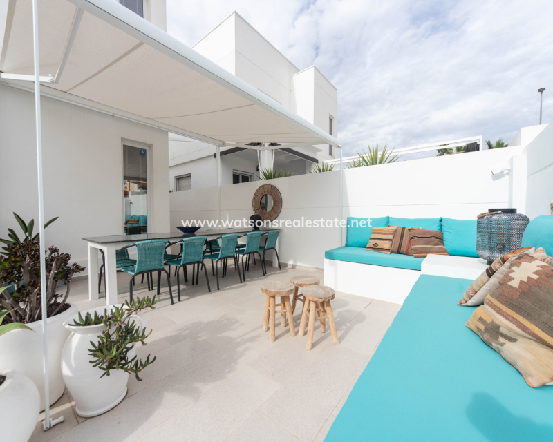 Resale - Detached - Urb. La Marina