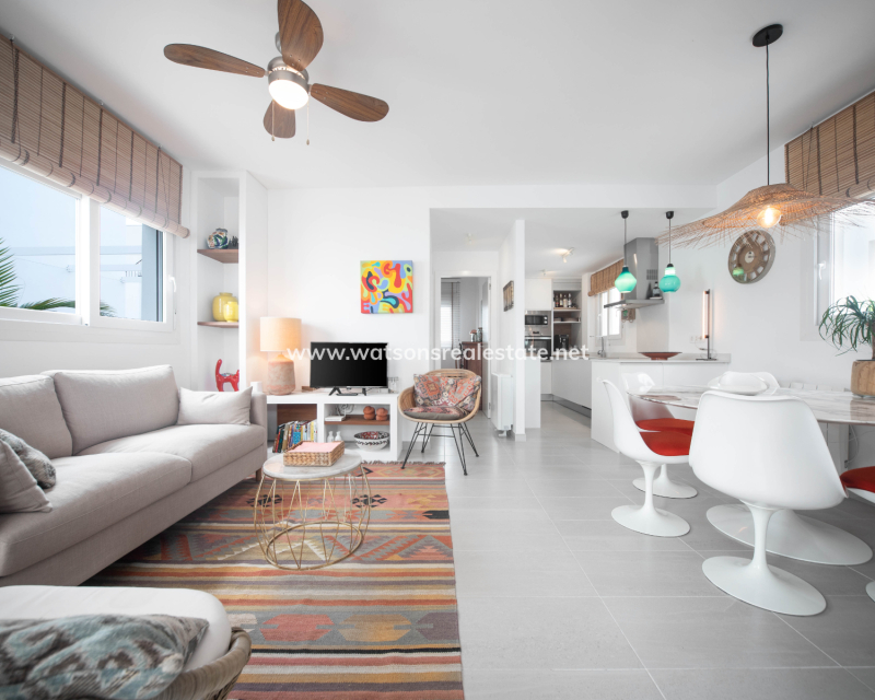 Resale - Detached - Urb. La Marina