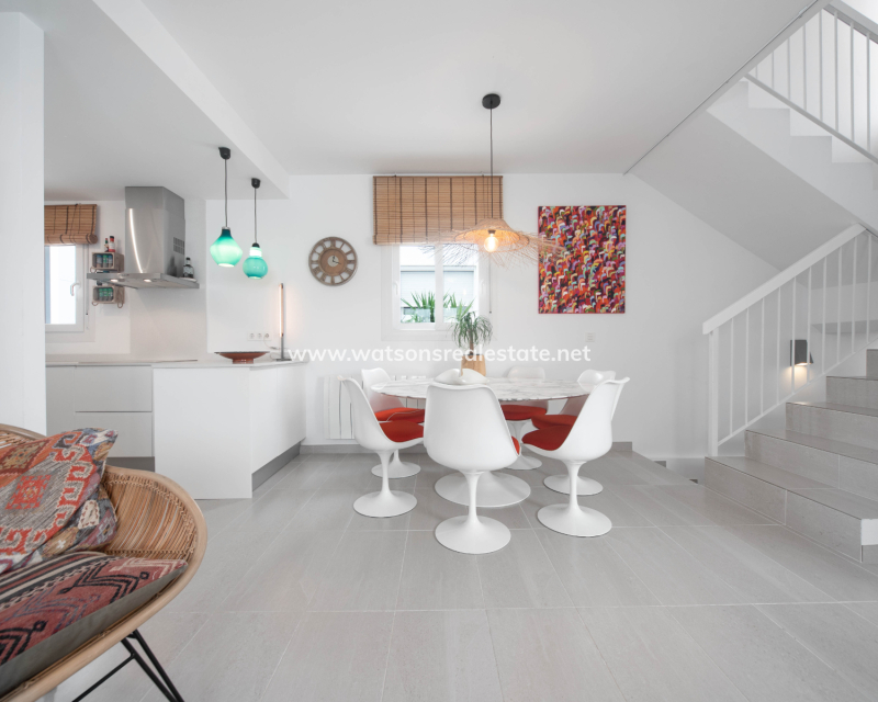 Resale - Detached - Urb. La Marina