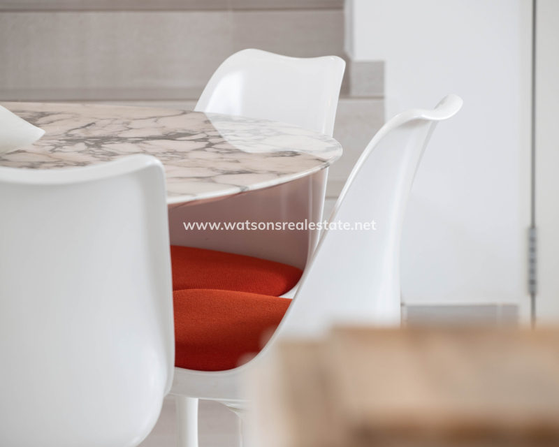 Resale - Detached - Urb. La Marina