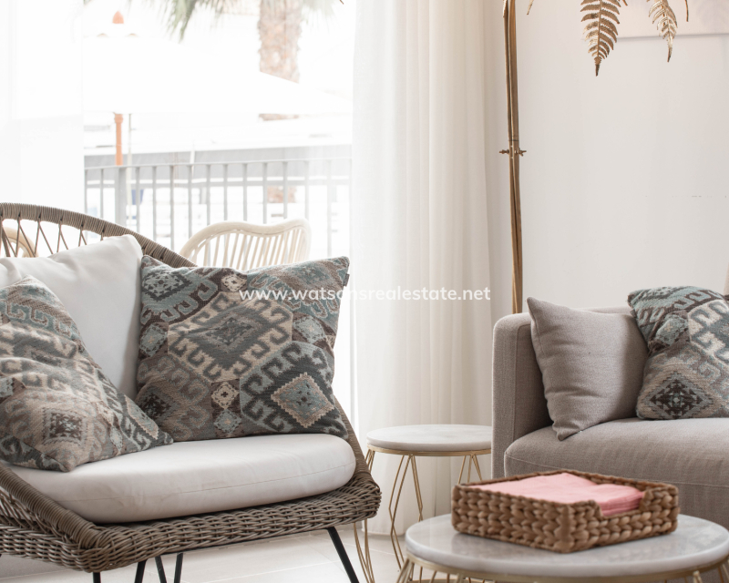 Resale - Detached - Urb. La Marina