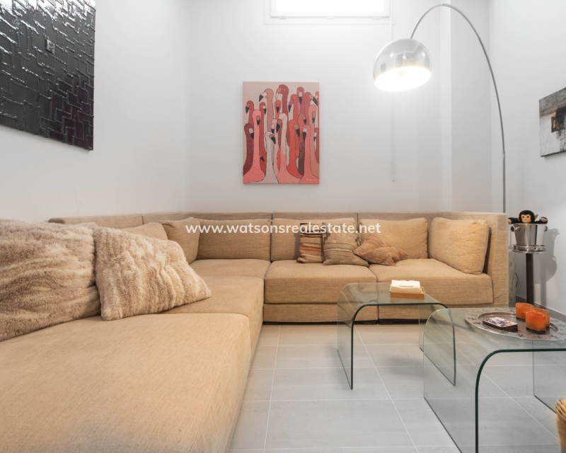 Resale - Detached - Urb. La Marina