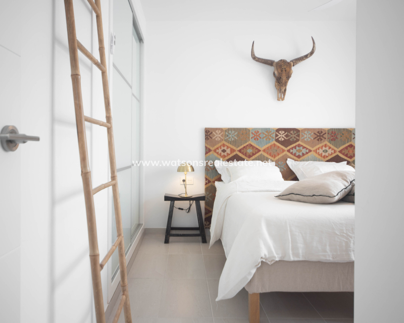 Resale - Detached - Urb. La Marina