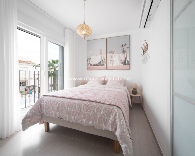 Resale - Detached - Urb. La Marina