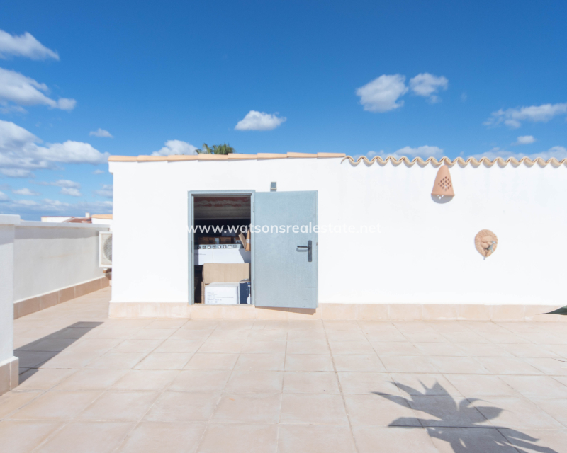 Resale - Detached - Urb. La Marina