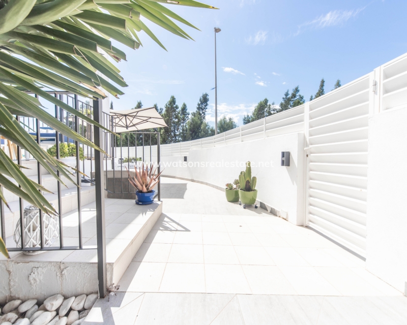 Resale - Detached - Urb. La Marina