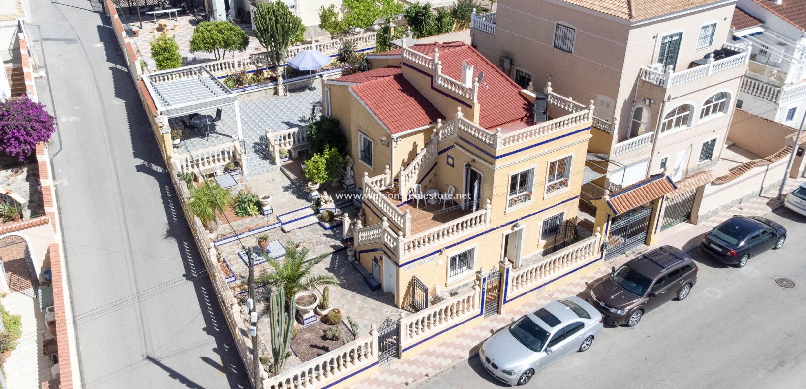 Resale - Detached - Urb. La Marina