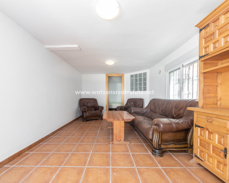 Resale - Detached - Urb. La Marina