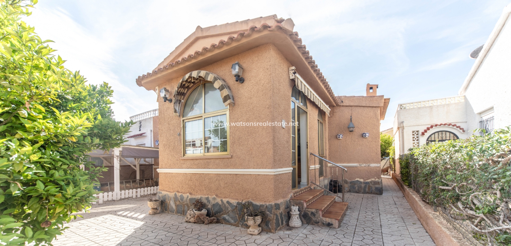 Resale - Detached - Urb. La Marina