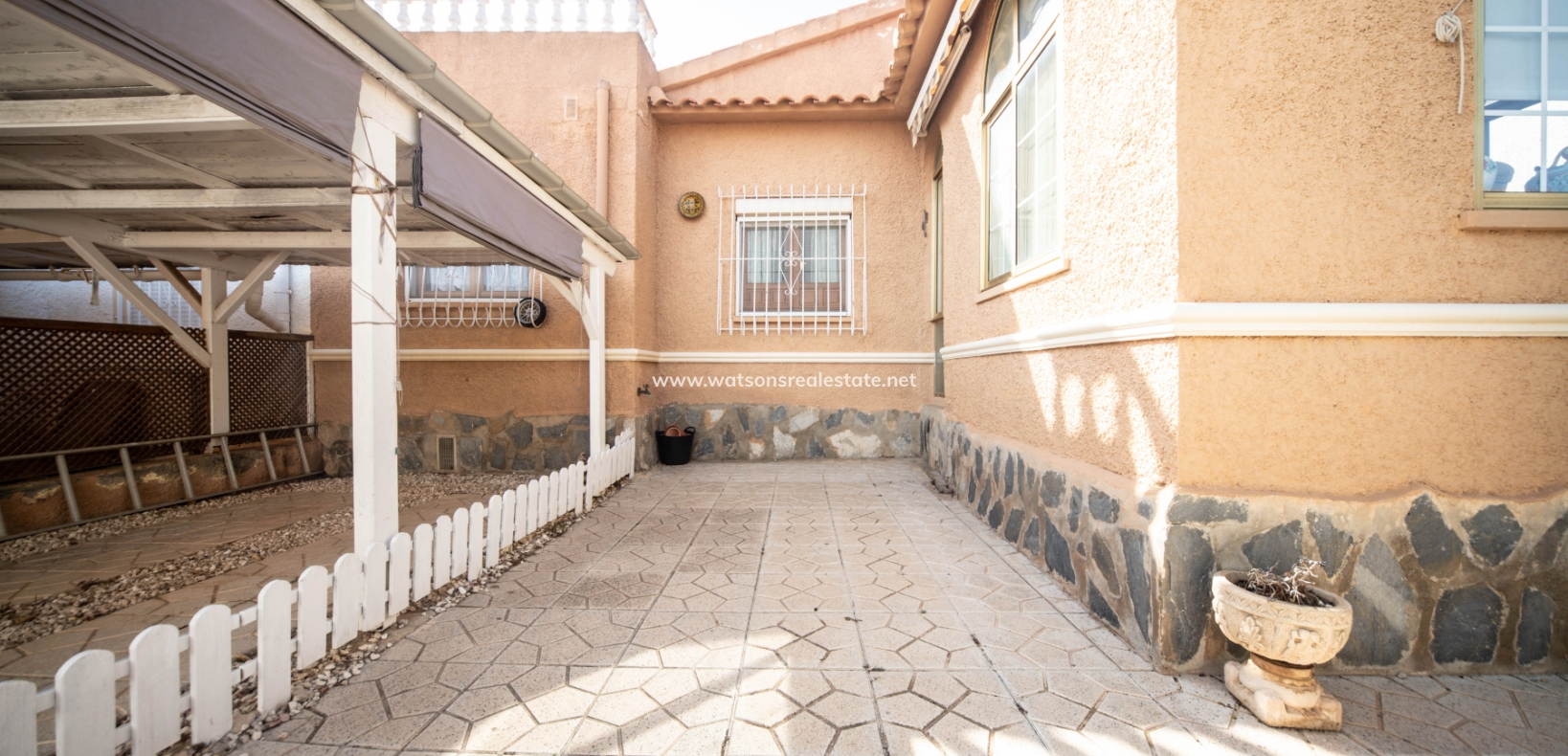 Resale - Detached - Urb. La Marina