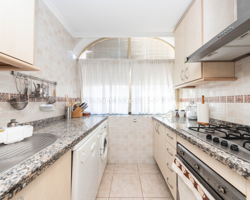 Resale - Detached - Urb. La Marina