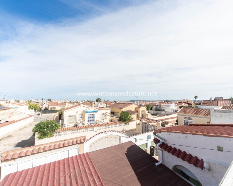 Resale - Detached - Urb. La Marina