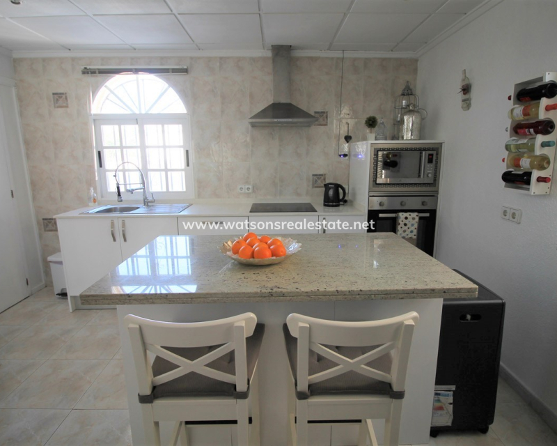 Resale - Detached - Urb. La Marina
