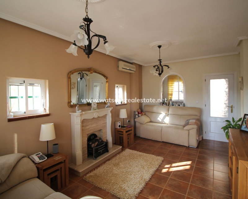 Resale - Detached - Urb. La Marina
