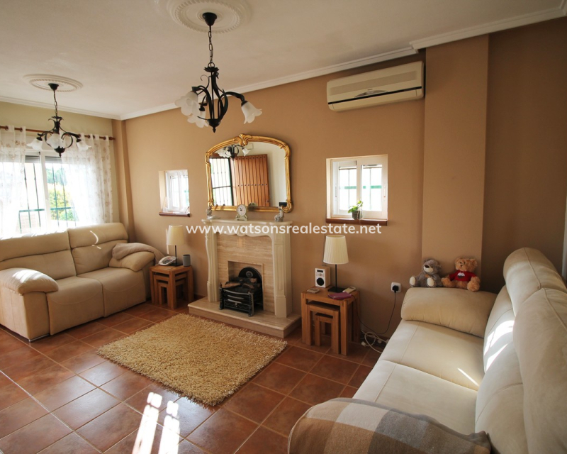 Resale - Detached - Urb. La Marina