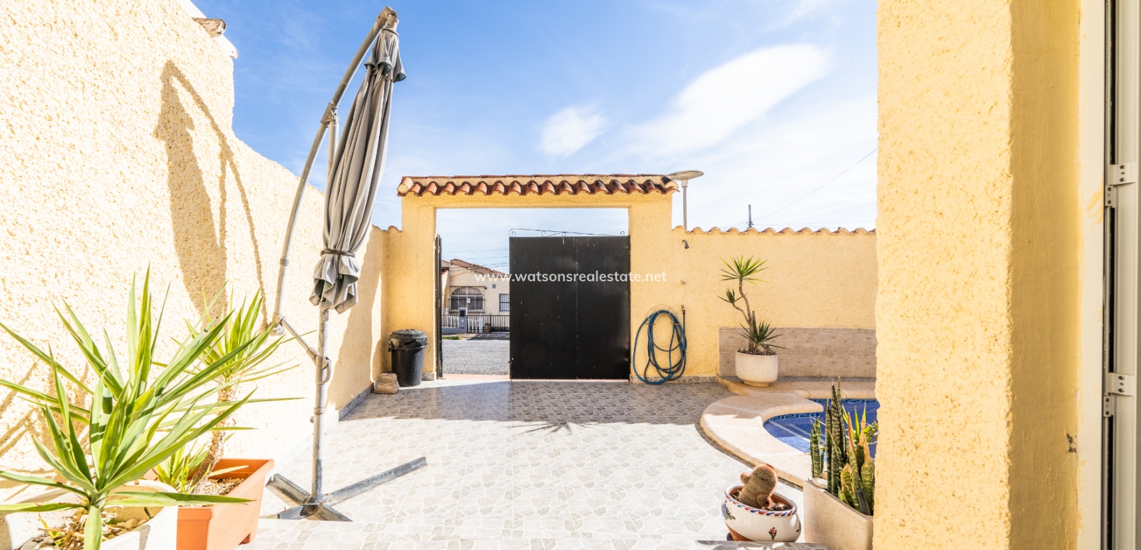 Resale - Detached - Urb. La Marina