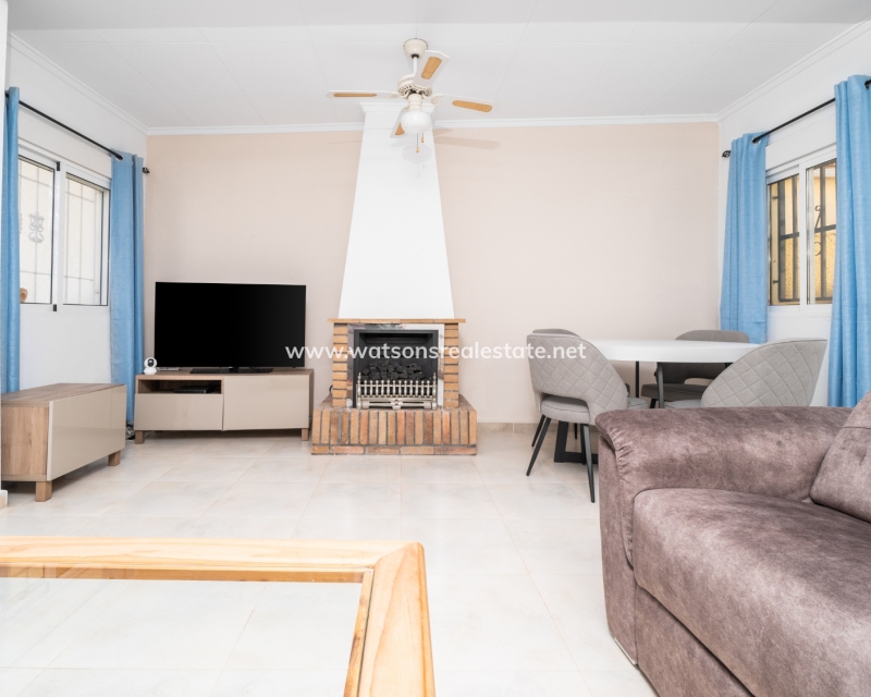 Resale - Detached - Urb. La Marina