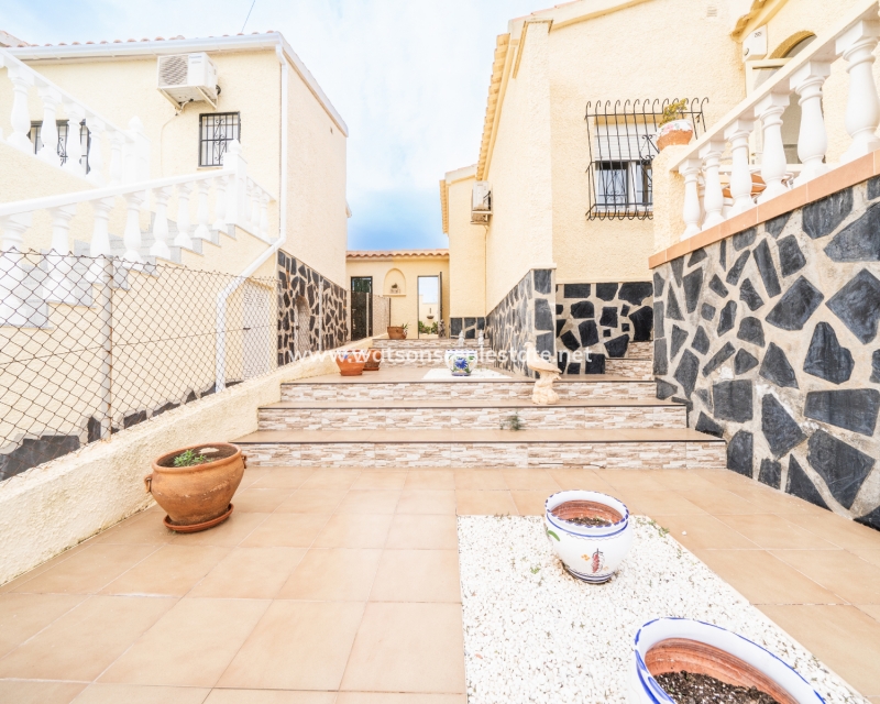 Resale - Detached - Urb. La Marina