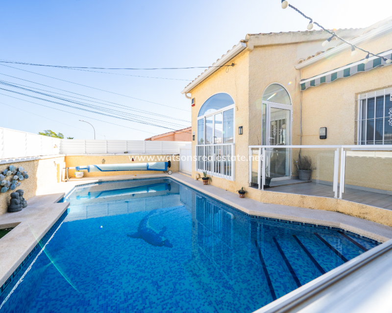 Resale - Detached - Urb. La Marina