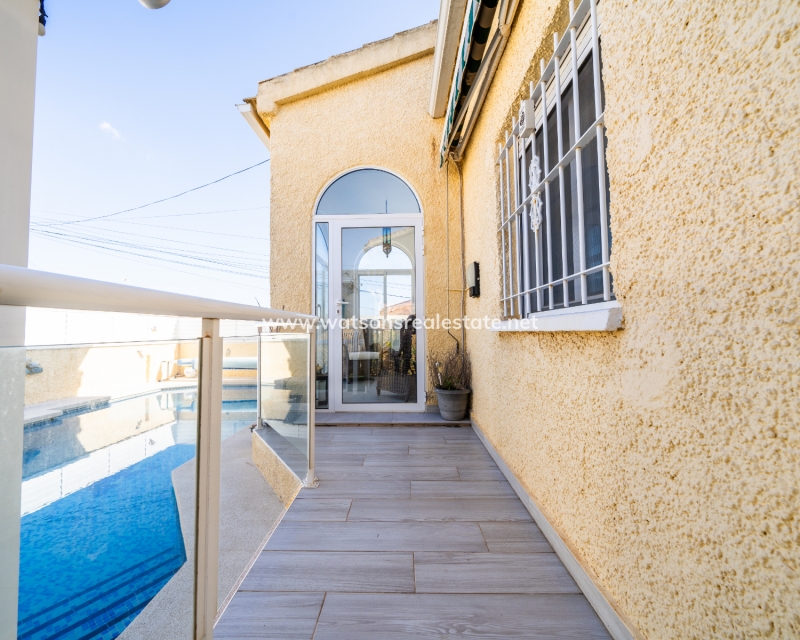 Resale - Detached - Urb. La Marina