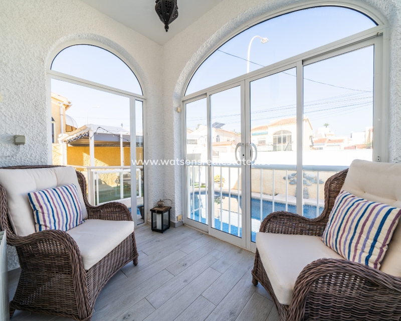 Resale - Detached - Urb. La Marina