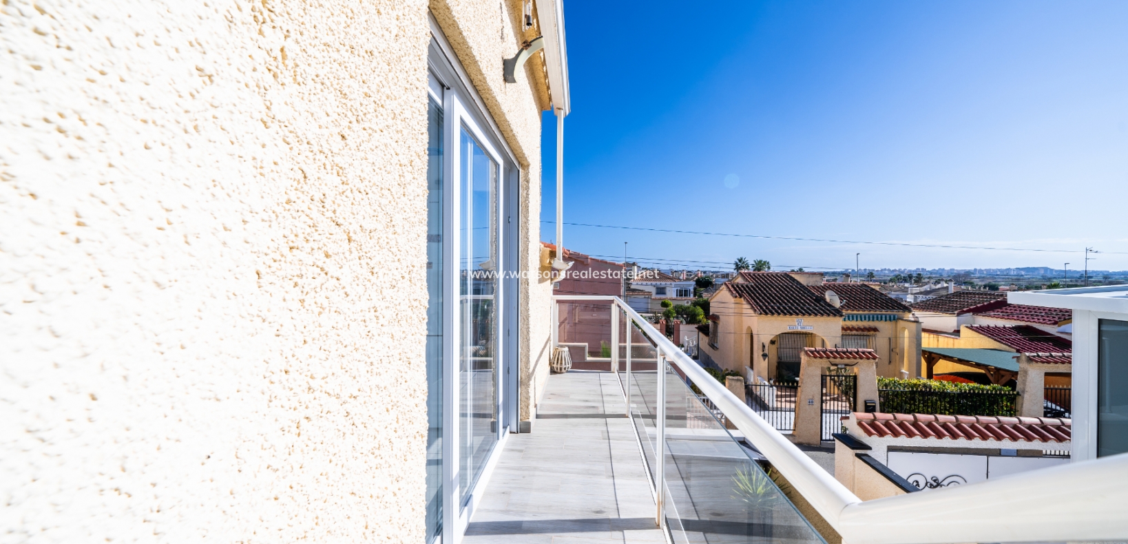 Resale - Detached - Urb. La Marina