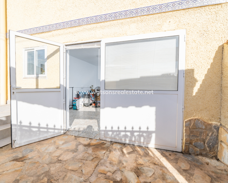 Resale - Detached - Urb. La Marina