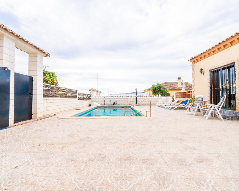 Resale - Detached - Urb. La Marina