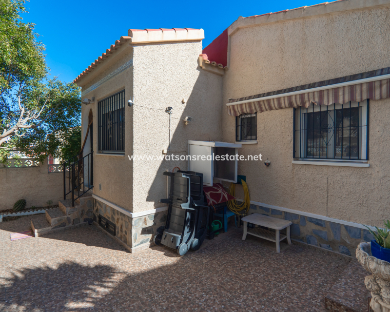 Resale - Detached - Urb. La Marina