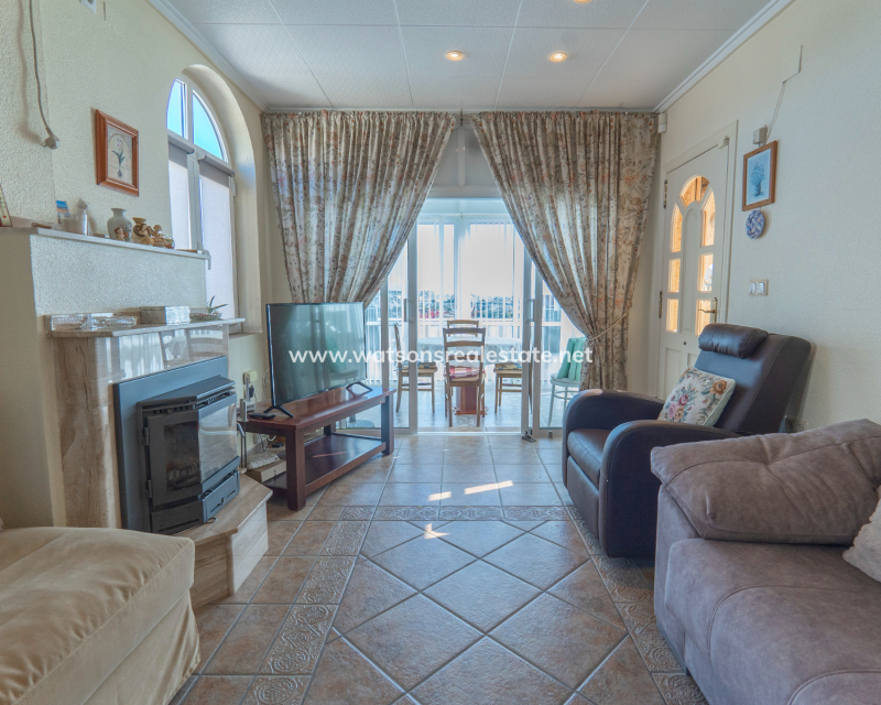 Resale - Detached - Urb. La Marina