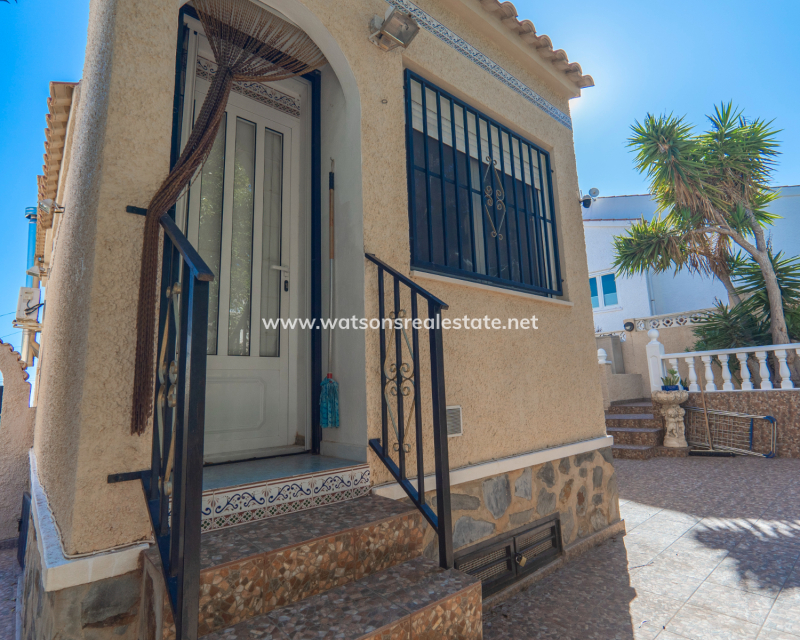 Resale - Detached - Urb. La Marina