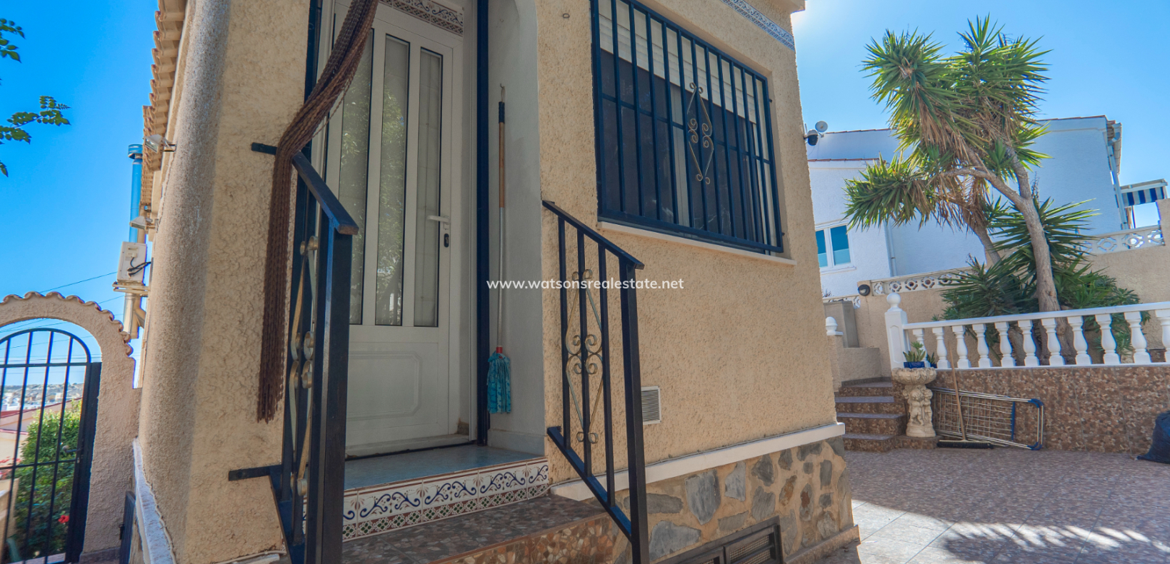 Resale - Detached - Urb. La Marina