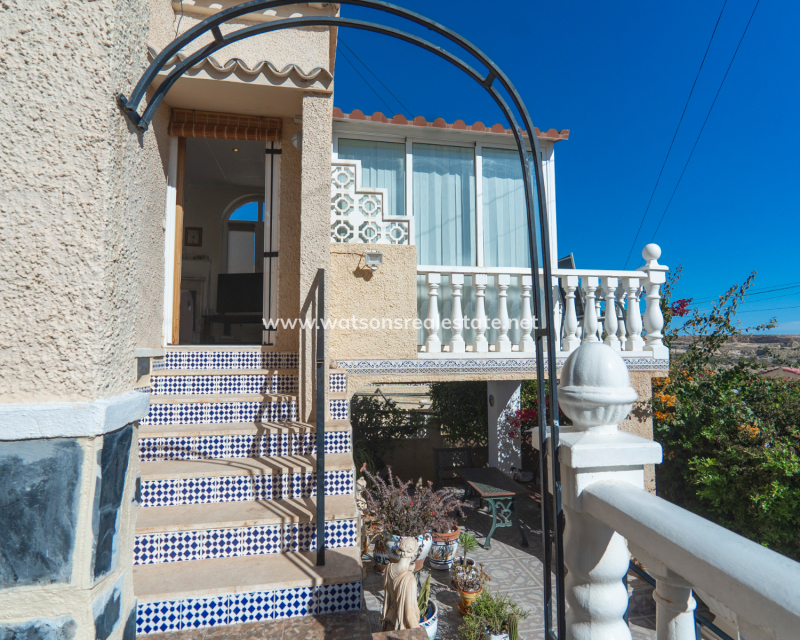 Resale - Detached - Urb. La Marina