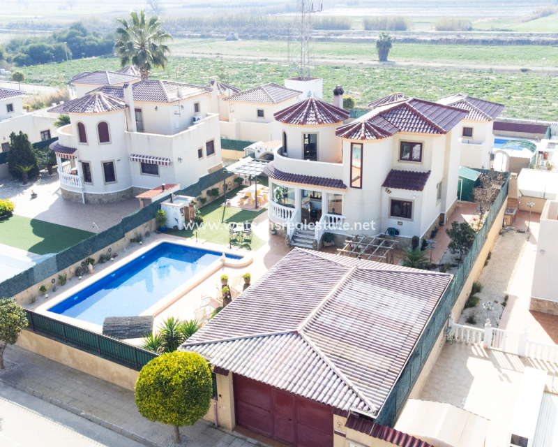 Resale - Detached - Urb. La Marina