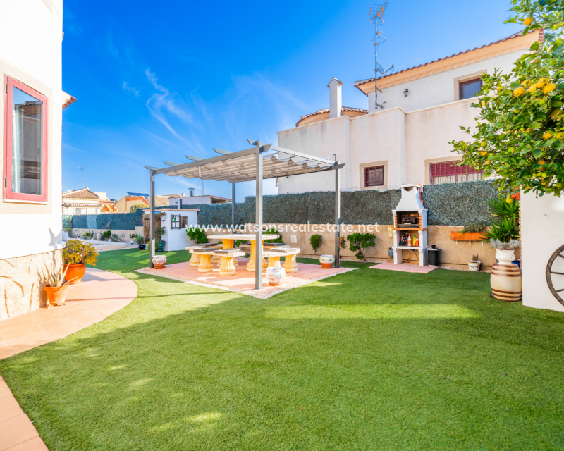 Resale - Detached - Urb. La Marina