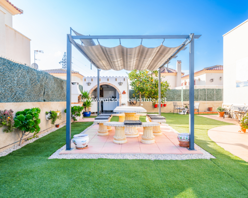 Resale - Detached - Urb. La Marina