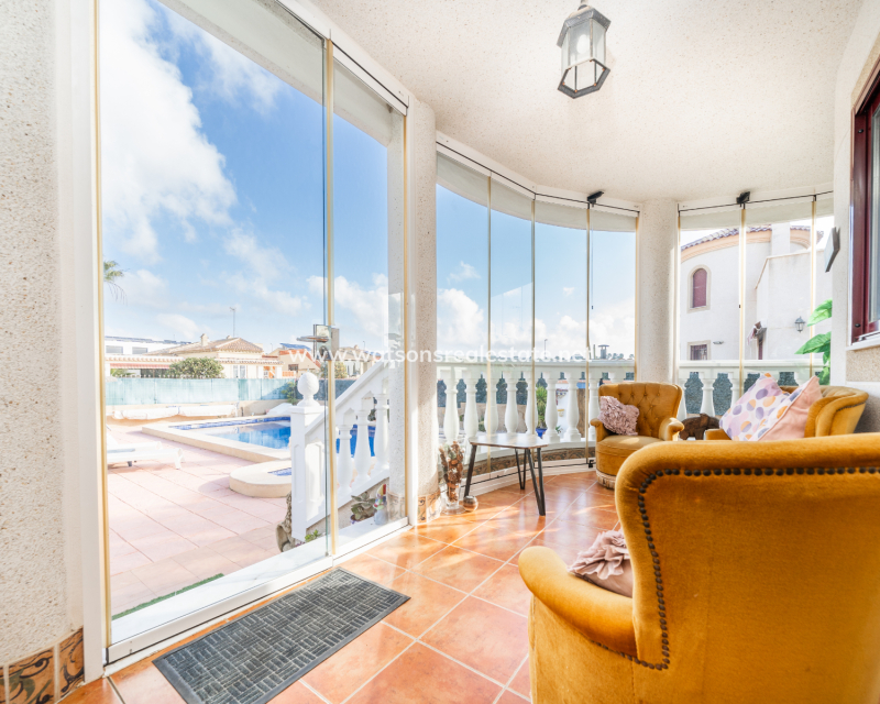 Resale - Detached - Urb. La Marina