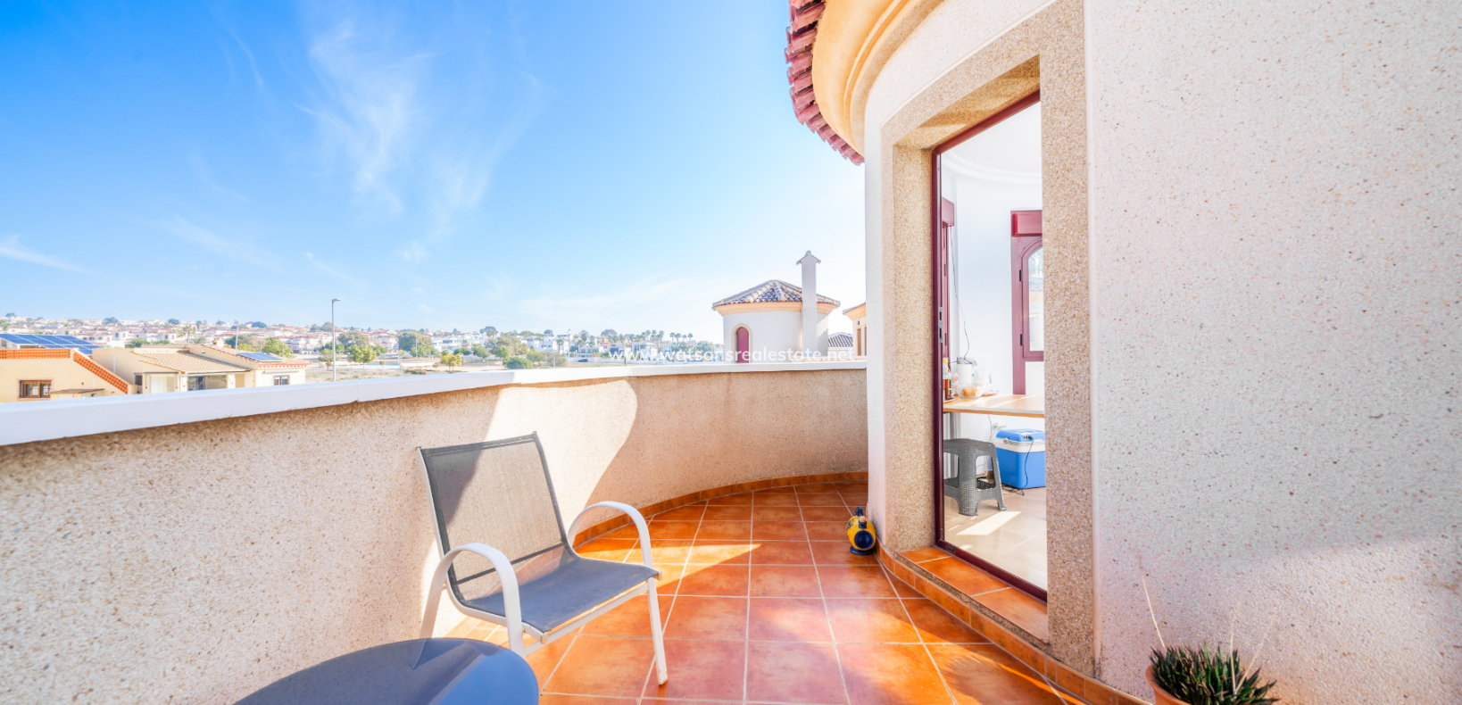 Resale - Detached - Urb. La Marina