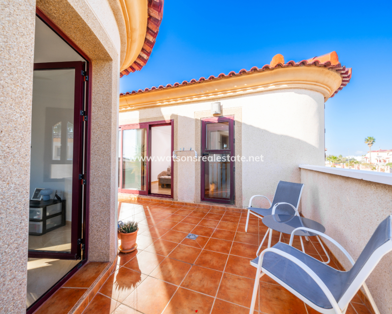 Resale - Detached - Urb. La Marina