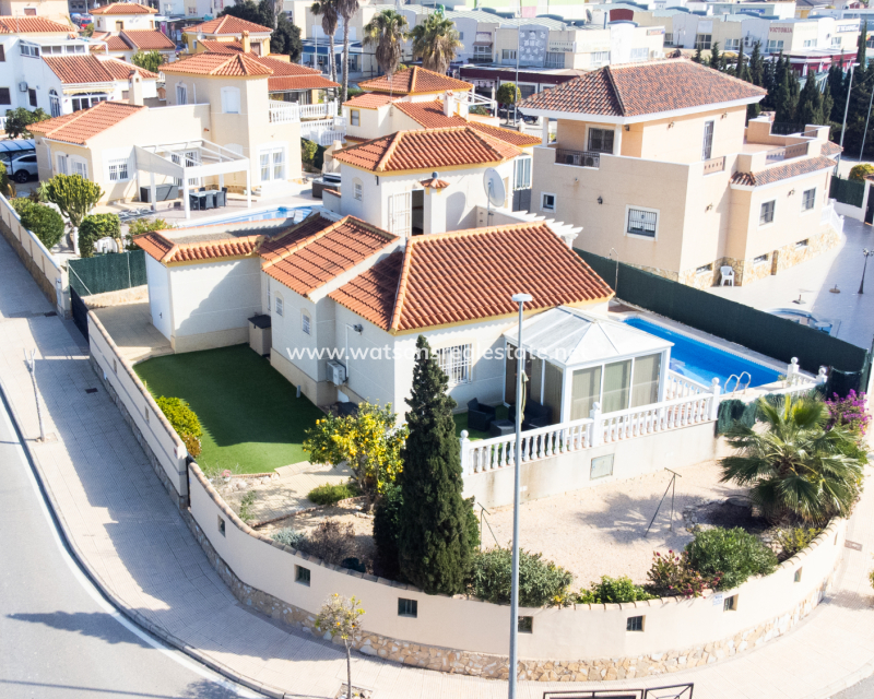 Resale - Detached - Urb. La Marina