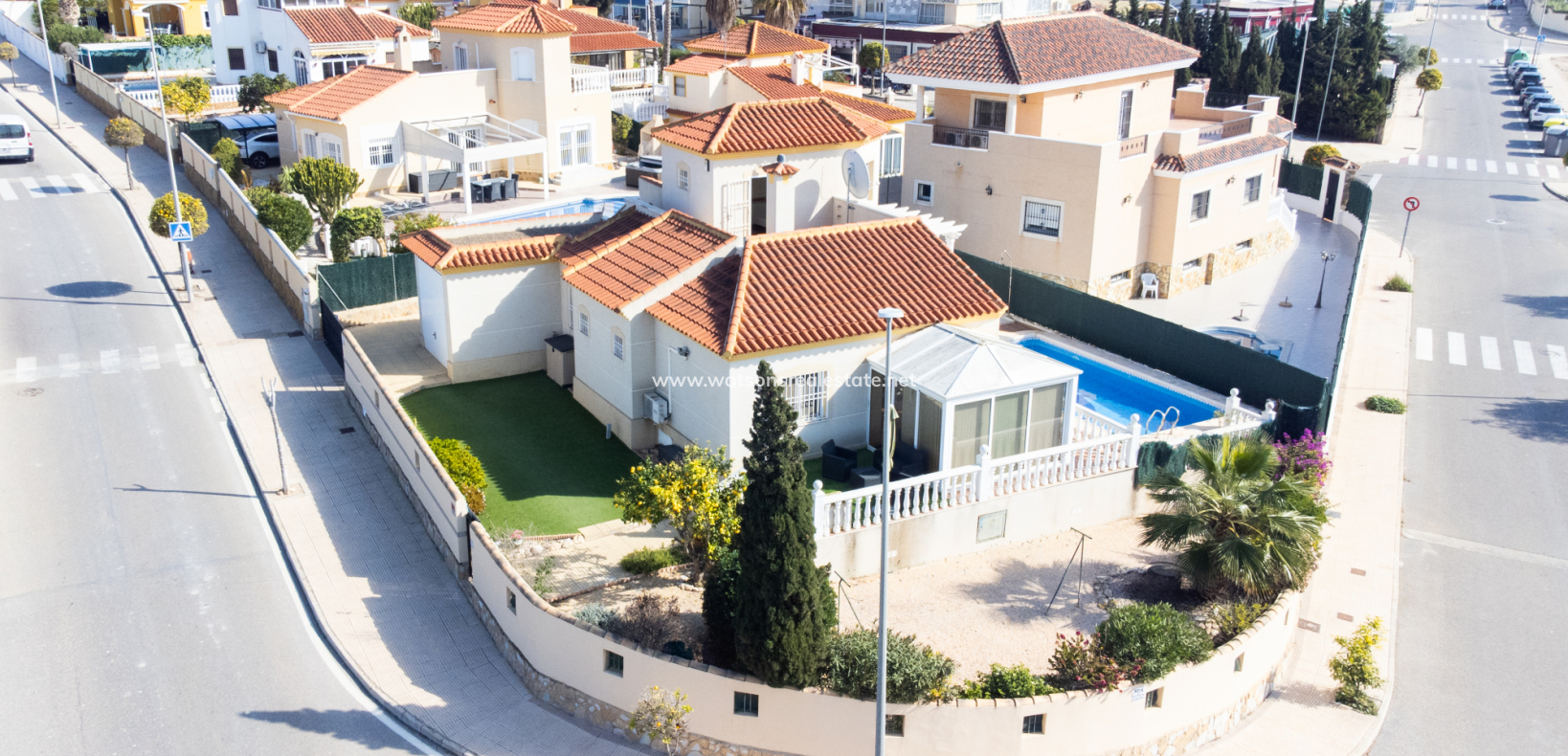 Resale - Detached - Urb. La Marina