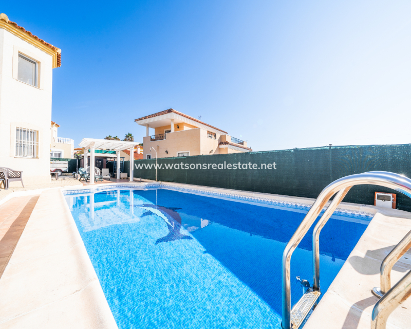 Resale - Detached - Urb. La Marina