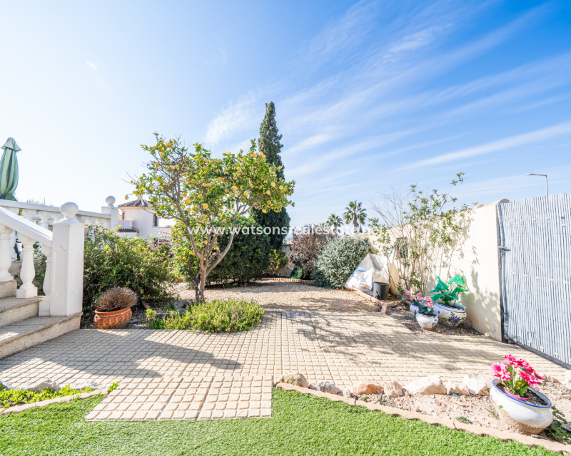 Resale - Detached - Urb. La Marina