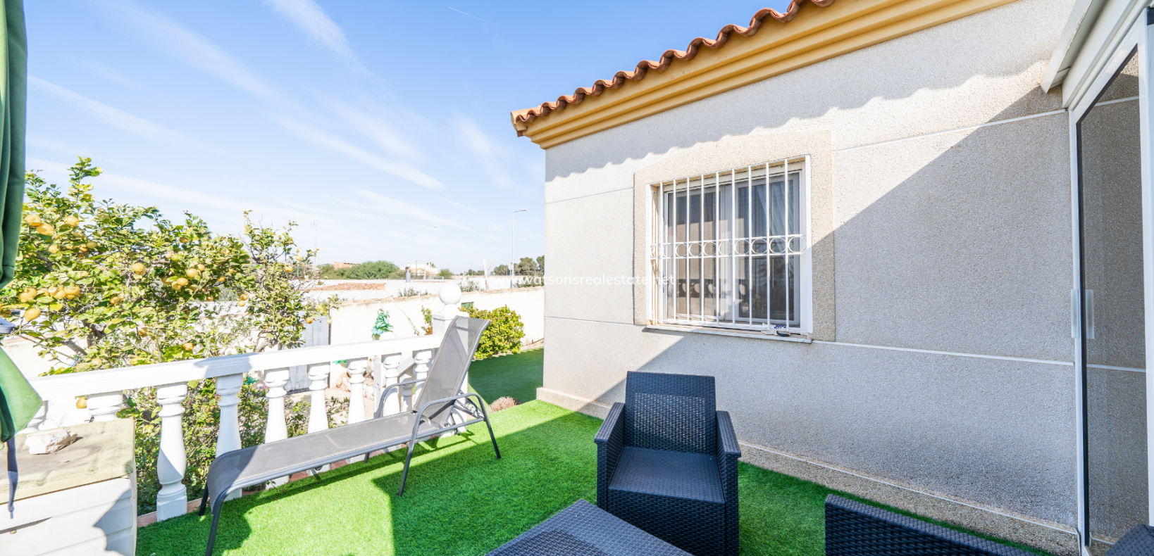 Resale - Detached - Urb. La Marina