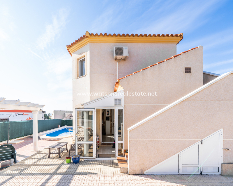 Resale - Detached - Urb. La Marina