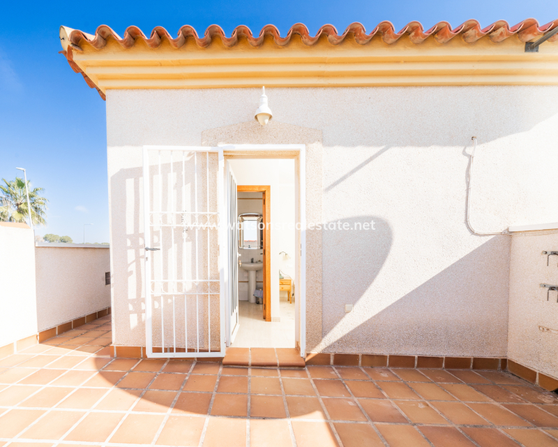 Resale - Detached - Urb. La Marina