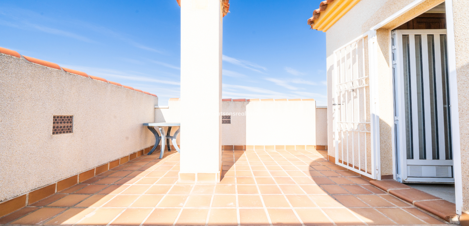 Resale - Detached - Urb. La Marina